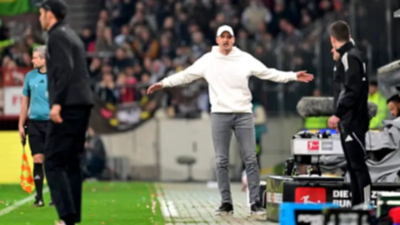 St. Paulis Trainer Blessin tobt: "Wir spielten gegen zwölf Mann!" nach 1:2-Pleite