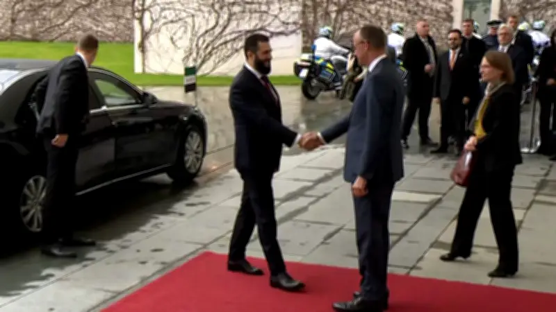 Staatsbesuch aus Syrien: Friedrich Merz empfängt umstrittenen Übergangspräsidenten in Berlin