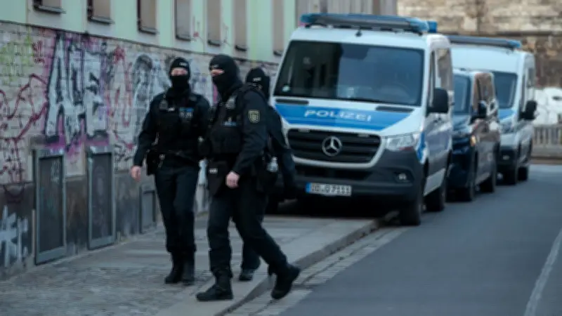 Staatsschutz-Razzia bei militanter ALF-Bande: 75 Jäger-Hochstände zerstört