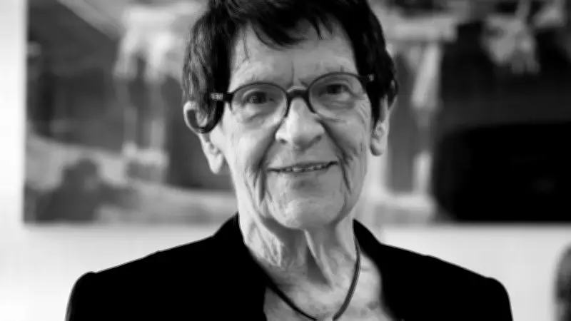 Stadtpräsident Thomas Gesswein liest aus Werken von Rita Süssmuth in Neubrandenburg