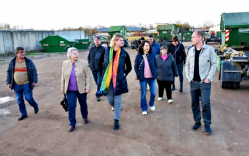 Stadträte aus Köthen besichtigen Containerdienst Kremer: Personal, Bürokratie und Brandschutz im Fokus