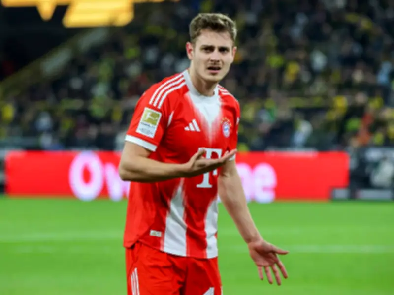 Stanisic kontert BVB-Kritik: Bayern können auf jedem Rasen spielen