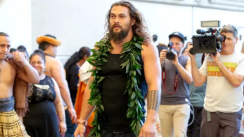 Starkregen-Katastrophe auf Hawaii: Jason Momoa flieht vor Überschwemmungen