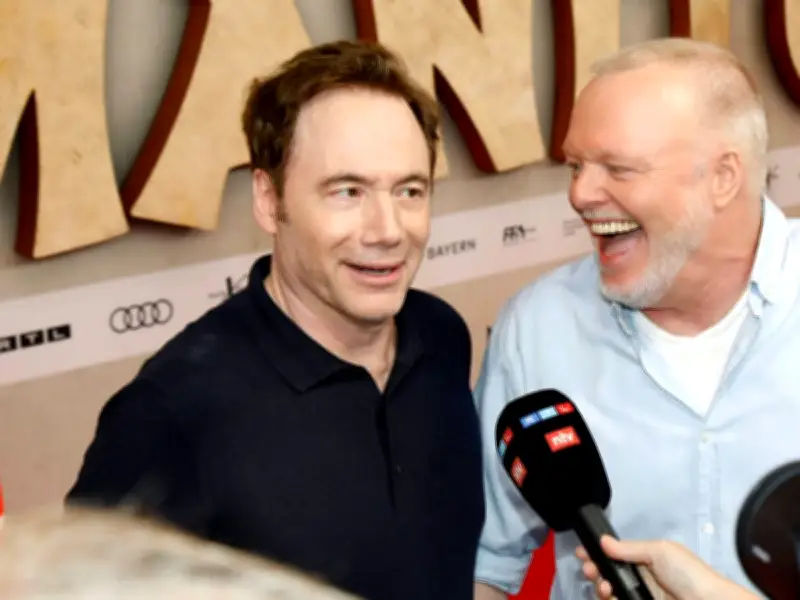 Stefan Raab und Michael Herbig kommentieren DFB-Länderspiel gegen die Schweiz