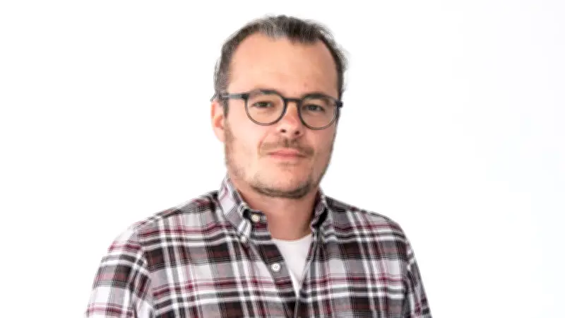 Stefan Schlagenhaufer: Der Politik-Chefreporter, der Märchen und Alltag verbindet