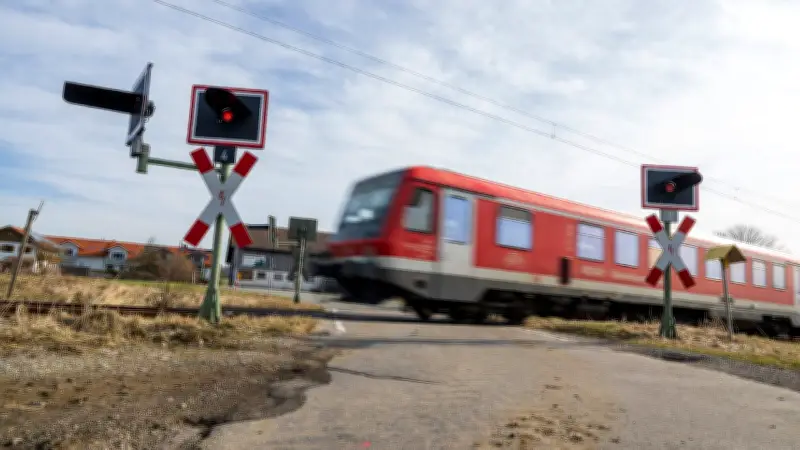 Stellwerk-Umbau legt Bahnstrecke Mühldorf–München über Osterferien lahm
