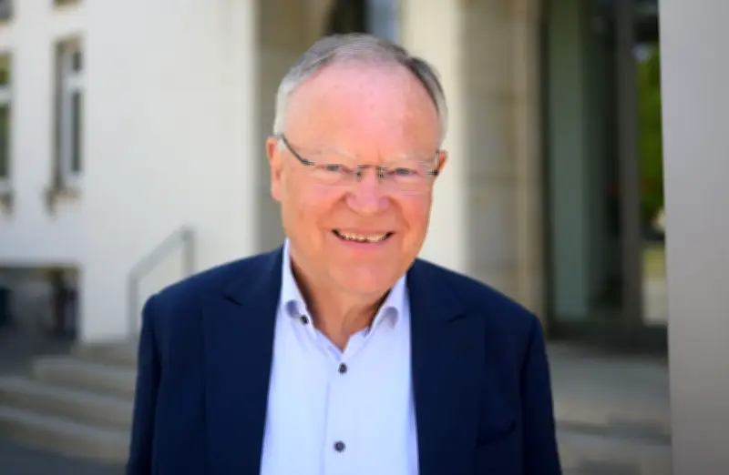 Stephan Weil startet Politik-Podcast nach Rücktritt als Ministerpräsident