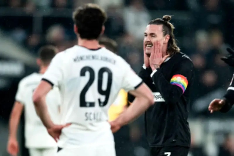 Stögers Traumtor bringt Gladbach entscheidenden Sieg gegen St. Pauli