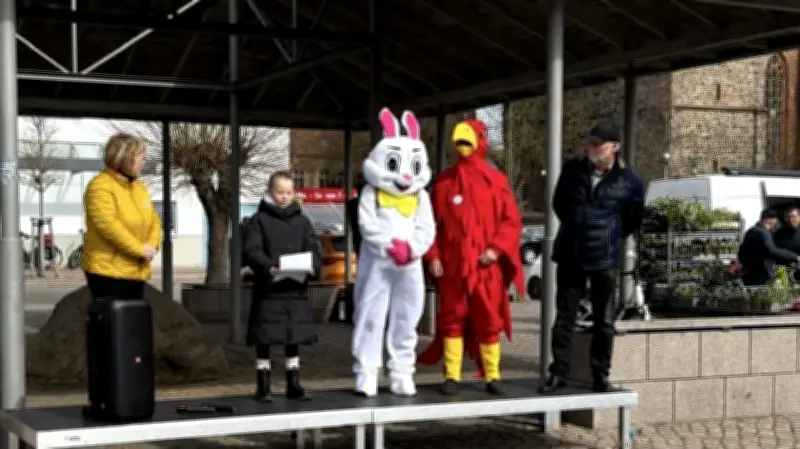 Strasburger Frühlingsmarkt begeistert mit Osterhasen, Pflanzaktion und Gemeinschaftsgeist