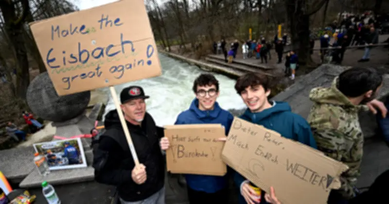 Streit um Eisbachwelle in München: Surfer fordern Wiedereröffnung trotz Haftungsfrage