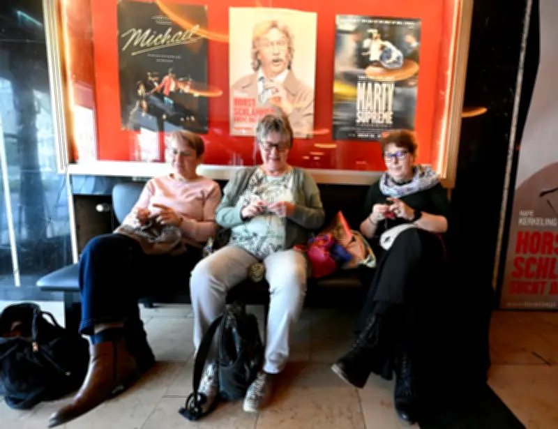 Strickkinos im Trend: Gemeinsam Maschen schlagen und Filme genießen