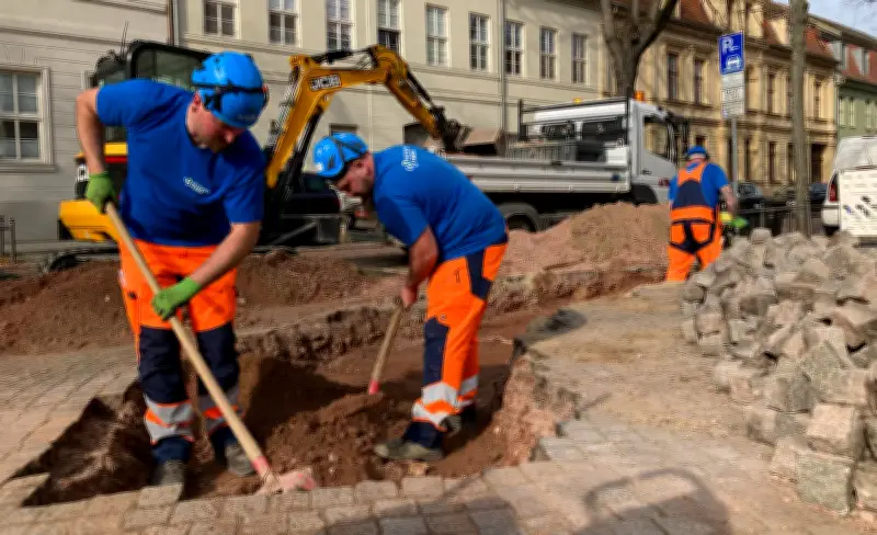 Stromausfall in Köthen: Tiefbauarbeiten laufen - Eisdielen-Besitzer plant Notstrom