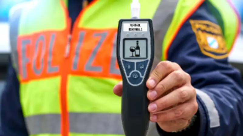 Sturzbetrunkener Radfahrer in Hohenmölsen: Polizei stellt 2,71 Promille fest