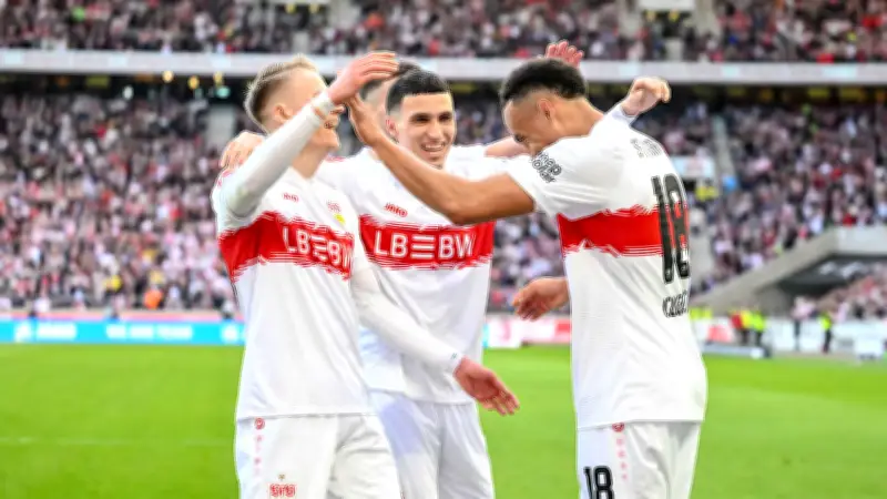 Stuttgart demoliert Wolfsburg 4:0: Hoeneß feiert Jubiläum, Bauer-Trainersessel wackelt