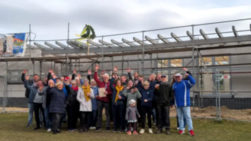 Sukow-Marienhof feiert Richtfest für neues Dorfgemeinschaftshaus „Das Dörp“