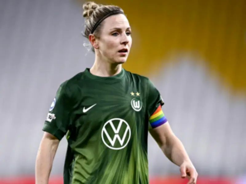 Svenja Huth verlängert Vertrag beim VfL Wolfsburg bis 2027