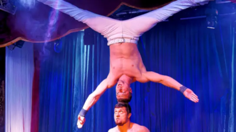 T Brothers aus Charkiw begeistern mit Akrobatik im Clack-Theater Wittenberg