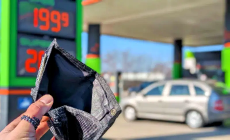 Tankpreise in Anhalt-Bitterfeld: Steigende Kosten bedrohen Mobilität und soziale Teilhabe