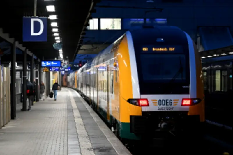 Tödlicher Bahnunfall in Brandenburg: Frau von Regionalzug erfasst und gestorben