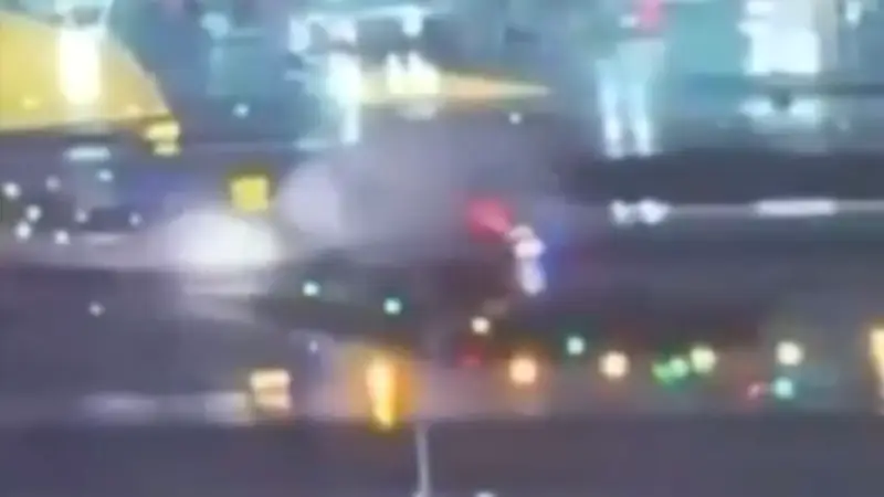 Tödlicher Flugzeugabsturz in New York: Neue Videoaufnahmen zeigen Crash auf Landebahn