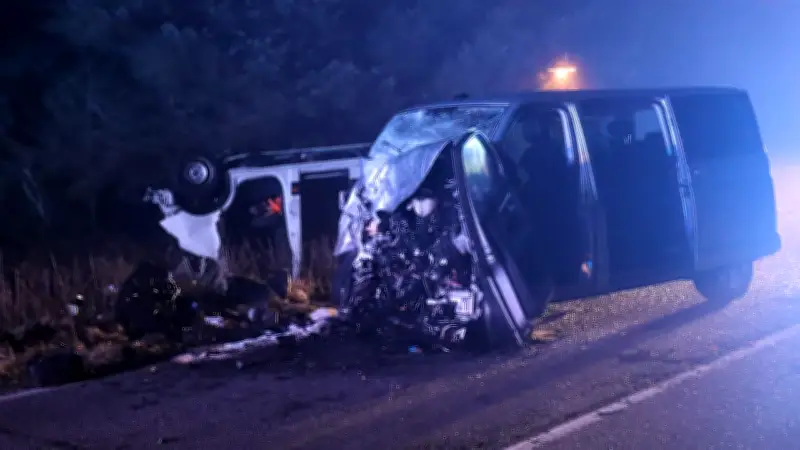 Tödlicher Frontalcrash auf Sylt: VW-Bus kracht in Renault-Transporter - 67-Jähriger stirbt