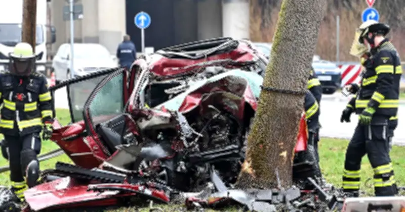 Tödlicher Verkehrsunfall in München: 91-Jähriger stirbt nach Baumaufprall
