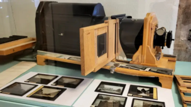 Teterower Stadtmuseum präsentiert historische Schätze: Projektor von 1915 und sagenhafte Tasse