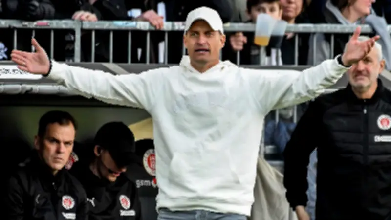 Teure Schiedsrichter-Kritik: St. Paulis Trainer Blessin muss 10.000 Euro Strafe zahlen