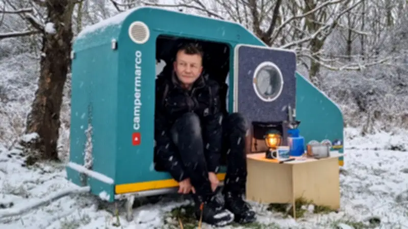Tüftler aus Magdeburg baut Mini-Camper für 300 Euro und inspiriert Millionen weltweit