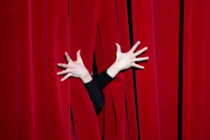 Theaterpreis Berlin ehrt libanesisches Künstlerduo Majdalanie und Mroué für poetische Meisterschaft