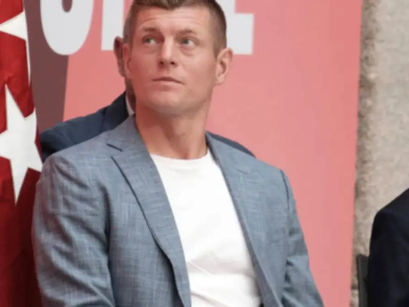 Toni Kroos präsentiert überraschende Wunschelf: Schlotterbeck in neuer Rolle