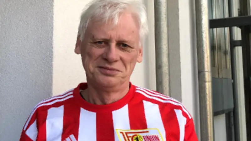 Torsten Schulz: Neuer Roman über Fußball-Legende Jimmy Hoge und DDR-Kindheit