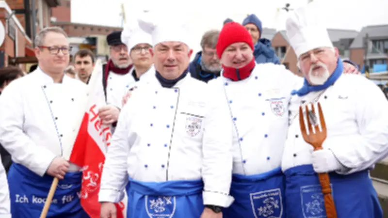 Tradition trifft Gegenwart: Wismarer Heringstage mit großem Umzug eröffnet