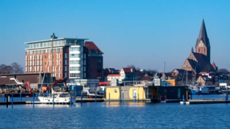 Tragödie im Hafen von Barth: 41-Jähriger nach Hilferufen tot geborgen