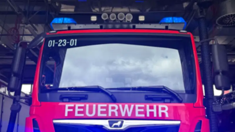 Tragischer Einsatzunfall: Feuerwehrmann (69) stirbt bei Fahrt zu Löscheinsatz