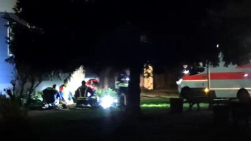 Tragischer Fenstersturz in Halle: 17-Jähriger stirbt nach Sturz aus dem 4. Stock