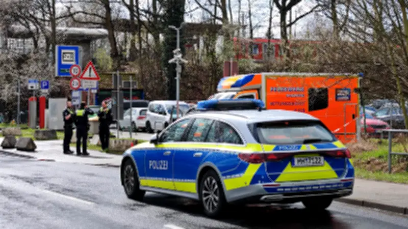 Tragischer Fund in Hamburg: Spaziergänger entdecken eingewickelte Leiche
