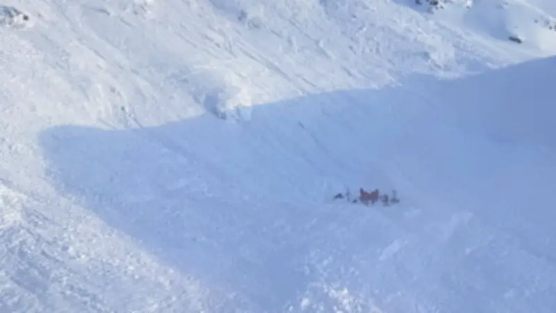 Tragisches Lawinenunglück in Tirol: Skifahrer (41) stirbt, Begleiter (36) überlebt verletzt