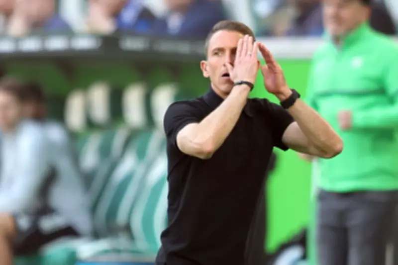 Trainer Bauer vor dem Aus: Wolfsburg verliert entscheidendes Heimspiel gegen Hamburg