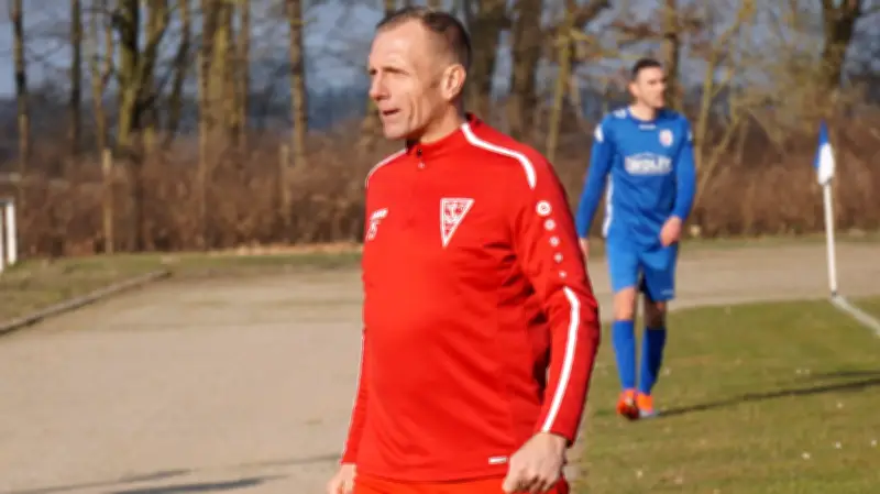 Trainerteam tritt komplett zurück: Neuanfang bei Blau-Weiss 21 Jarmen nach sportlichem Tief