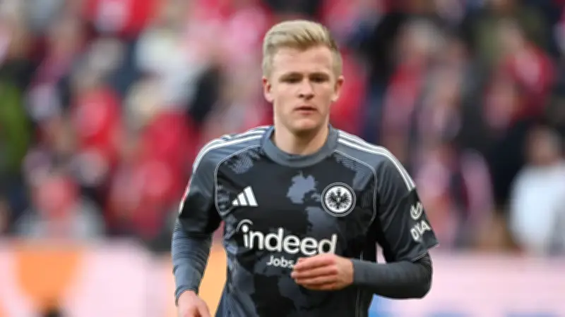 Transfergerüchte um Burkardt: Mehrere englische Klubs an Eintracht-Stürmer interessiert