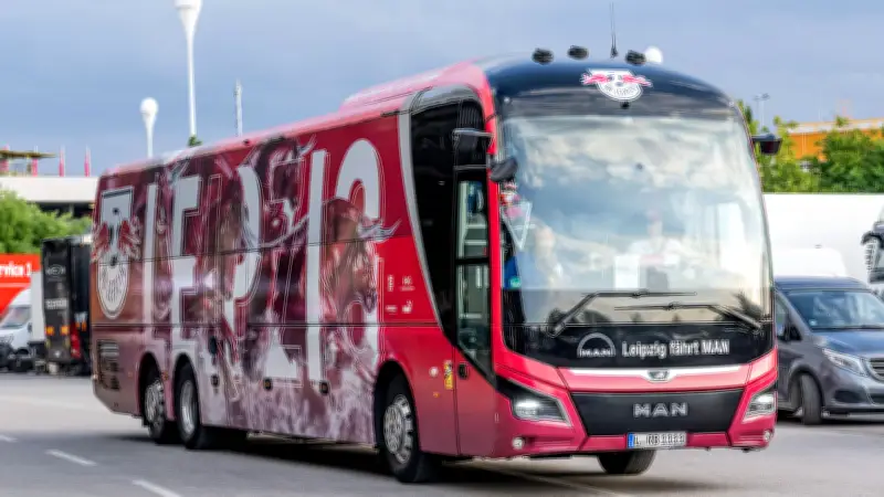 Traumjob bei RB Leipzig: Bundesliga-Verein sucht diskreten Busfahrer für Stars