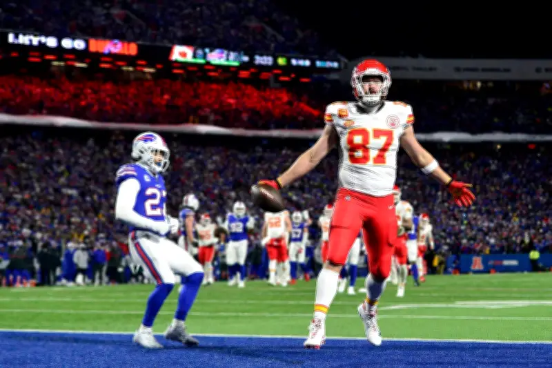 Travis Kelce verlängert bei Chiefs: Swift-Verlobter bleibt Football treu