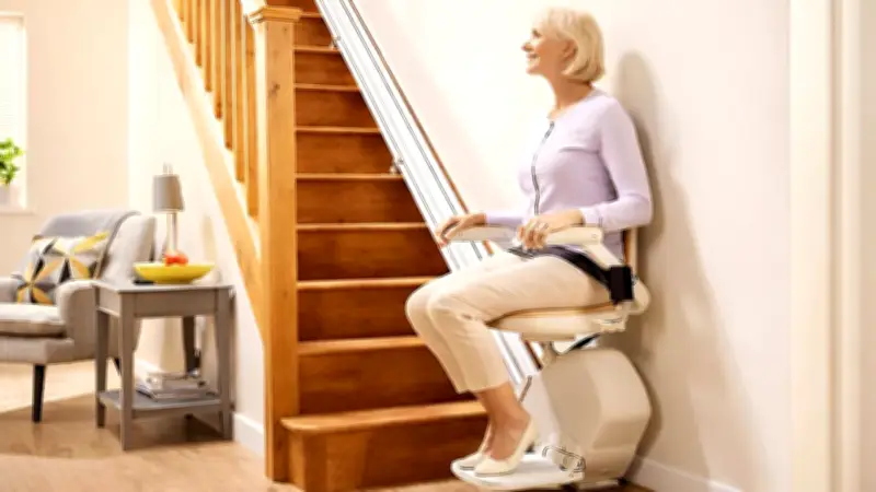 Treppenlift Kosten: Was ein Treppenlift wirklich kostet – und wie Sie bis zu 4.180 Euro Zuschuss erhalten