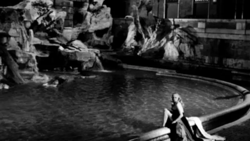 Trevi-Brunnen in Rom: Ticketpflicht spült 435.000 Euro in die Stadtkasse