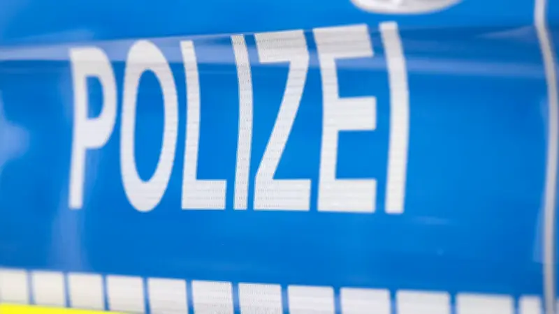 Trickdiebstahl in Pritzwalk: Seniorin wehrt Goldketten-Raubversuch ab