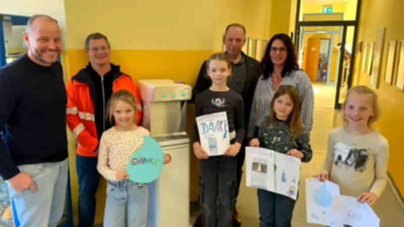 Trinkwasserspender für Grundschulen: WZV fördert Wasserbewusstsein in Mecklenburgischer Schweiz