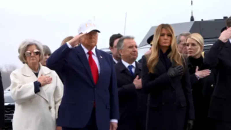 Trump empfängt Särge gefallener US-Soldaten aus Iran-Konflikt