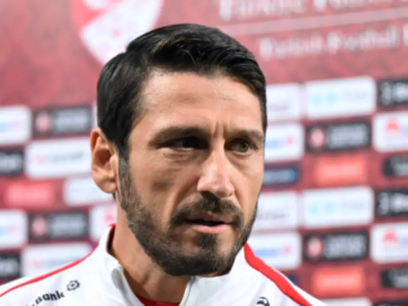 Turbulente U21-EM-Quali: Trainer-Sturz führt zu zweistündiger Spielunterbrechung