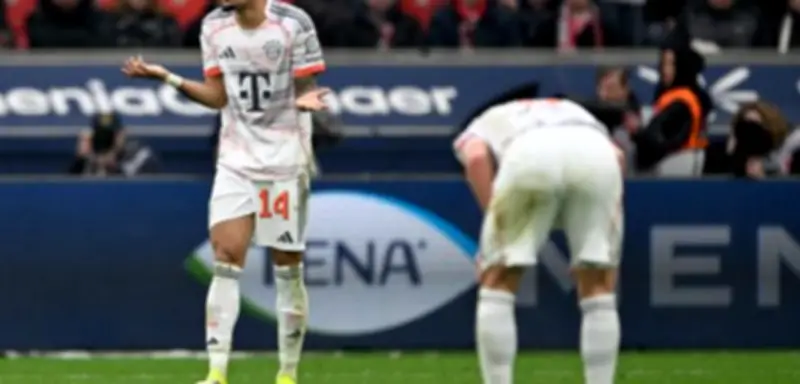 Turbulenter Bayern-Tag in Leverkusen: Zwei Tore aberkannt, zwei Rote Karten